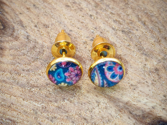 Clous d'oreilles - Fleurs de soie et reflets d’Orient