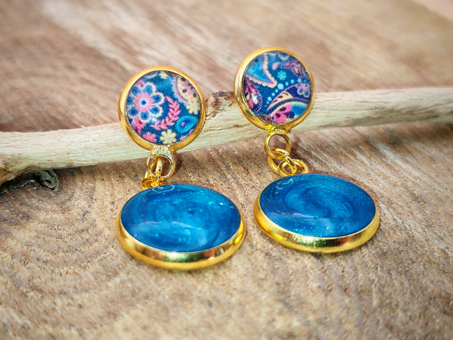 Clous d'oreilles pendants - Éclats d’Orient et perle de lagon