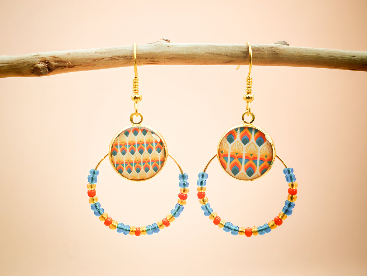 Boucles d’oreilles – Créoles dorées & cabochons motifs Art Déco