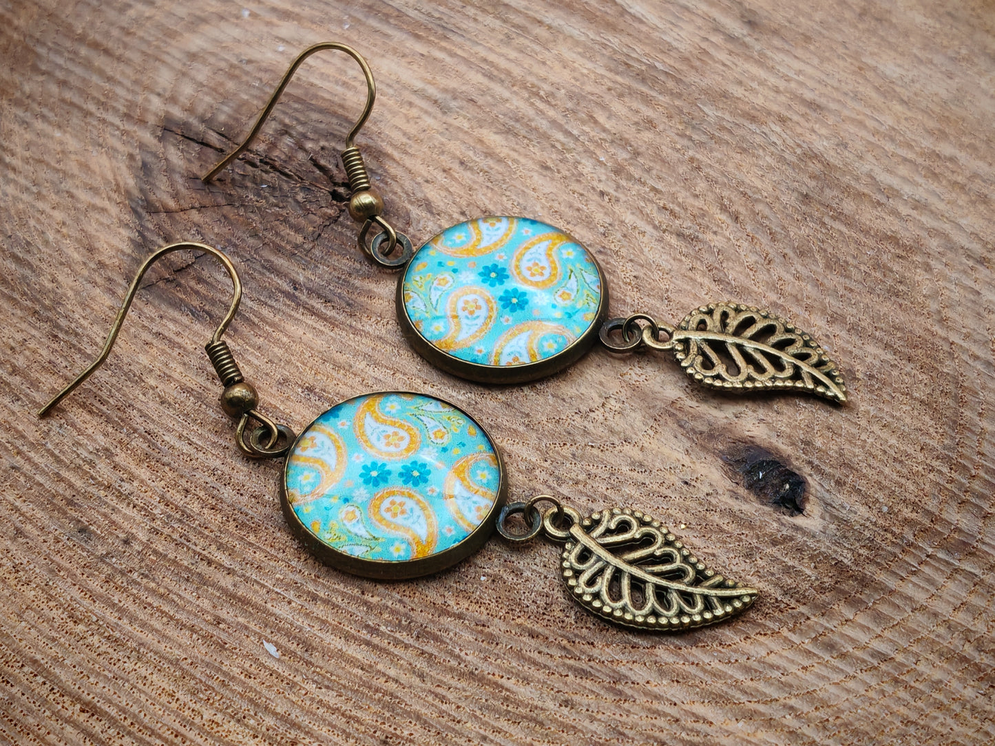 Boucles d’oreilles – Jardin paisley et feuille bronze