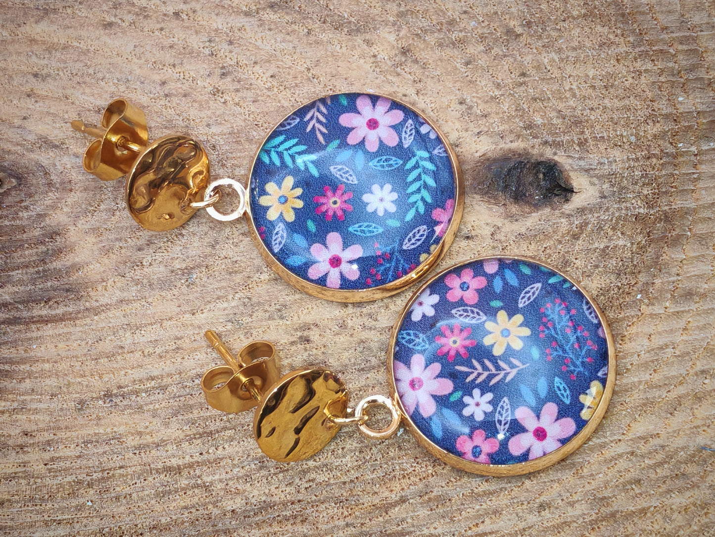 Boucles d’oreilles – Prairie enchantée sur bleu crépuscule
