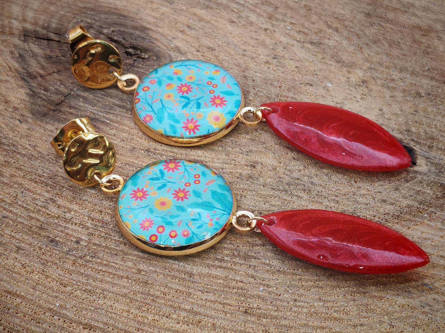 Boucles d’oreilles – Fleurs solaires et goutte coquelicot