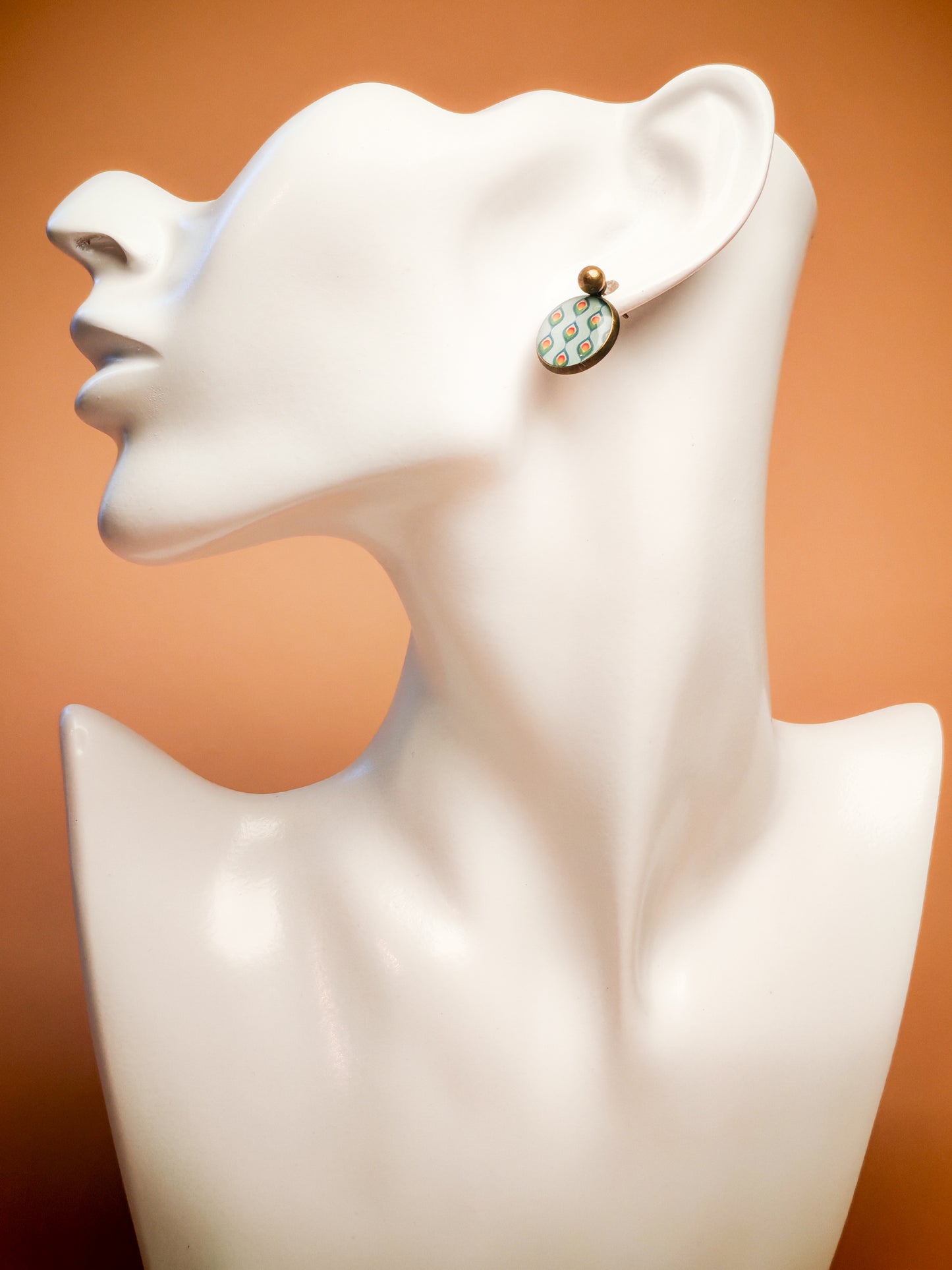 Boucles d’oreilles – Plumes stylisées sur ciel turquoise
