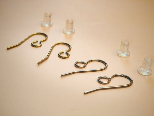 Option – Paire de crochets en titane pour oreilles sensibles