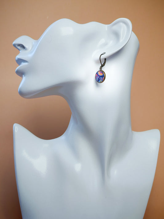 Boucles d’oreilles dormeuses – Tourbillon d’épices et d’indigo