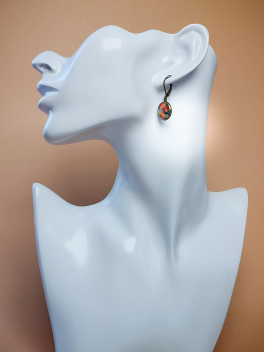 Boucles d’oreilles dormeuses – Confettis d’arc-en-ciel