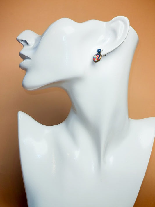 Clous d’oreilles – Vagues pop et ciel turquoise