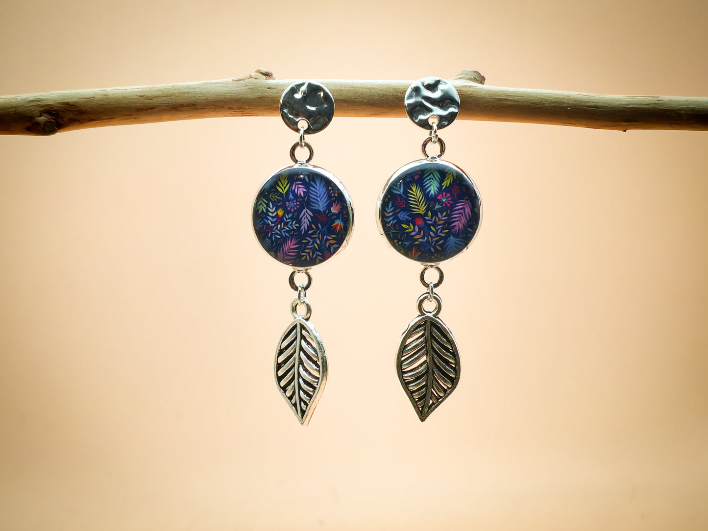 Boucles d'oreilles – Feuilles d’arc-en-ciel et reflets de forêt