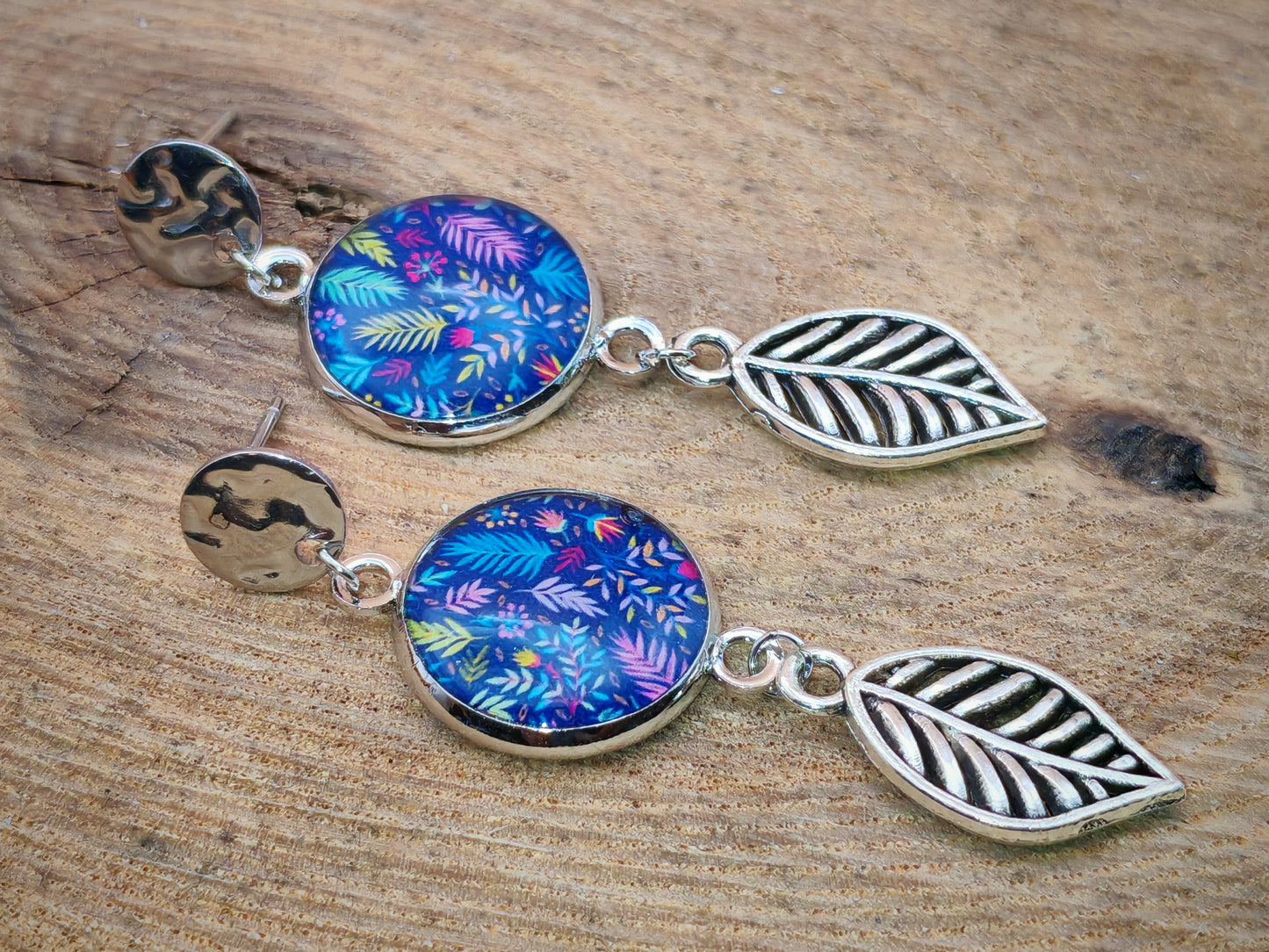 Boucles d'oreilles – Feuilles d’arc-en-ciel et reflets de forêt