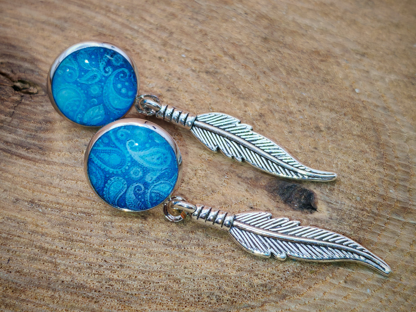 Boucles d’oreilles – Bleu cachemire et plume d’argent