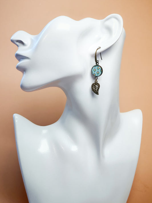 Boucles d’oreilles – Gouttes turquoise et feuillage d’ombre