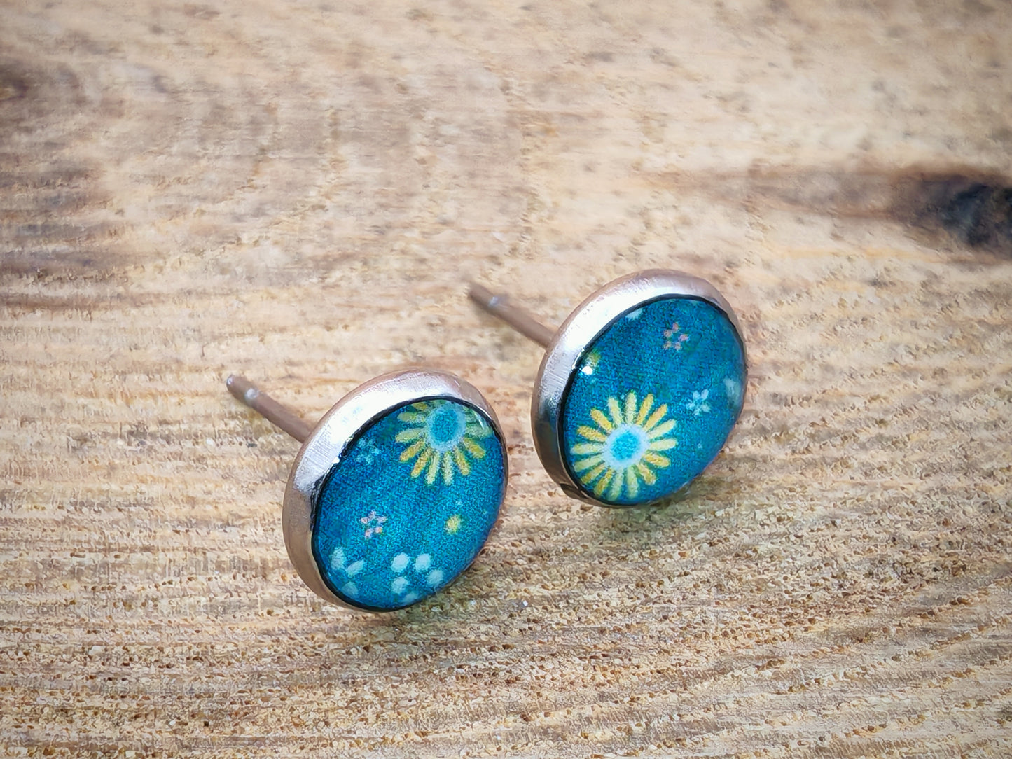 Clous cabochon de 8 mm – Marguerites turquoise