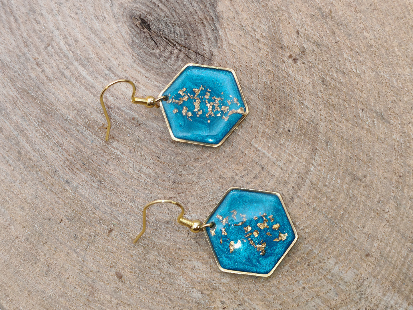 Boucles d’oreilles – Éclats d’or sur lagon bleu