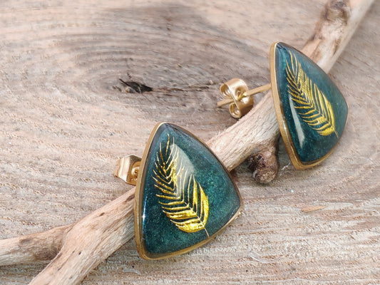 Clous d’oreilles – Feuilles dorées sur vert profond