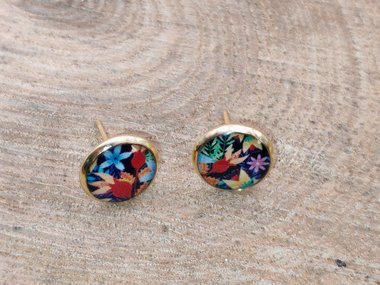 Clous cabochon de 10 mm – Feuillages colorés sur fond bleu texturé