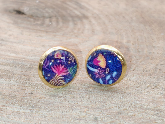 Clous cabochon de 8 mm – Fleurs nocturnes sur bleu profond