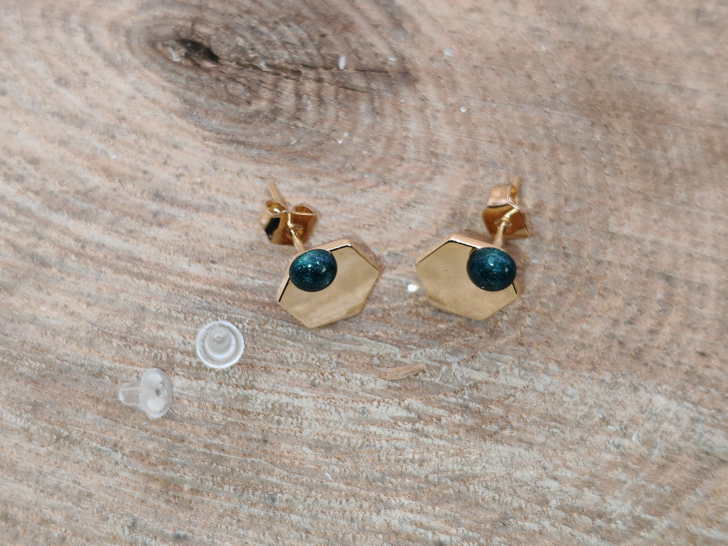 Clous d’oreilles – Éclats géométriques