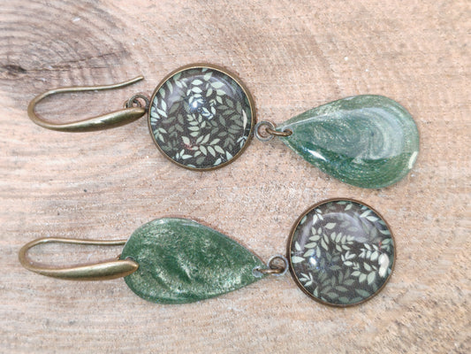 Boucles d’oreilles asymétriques – Feuillage nocturne