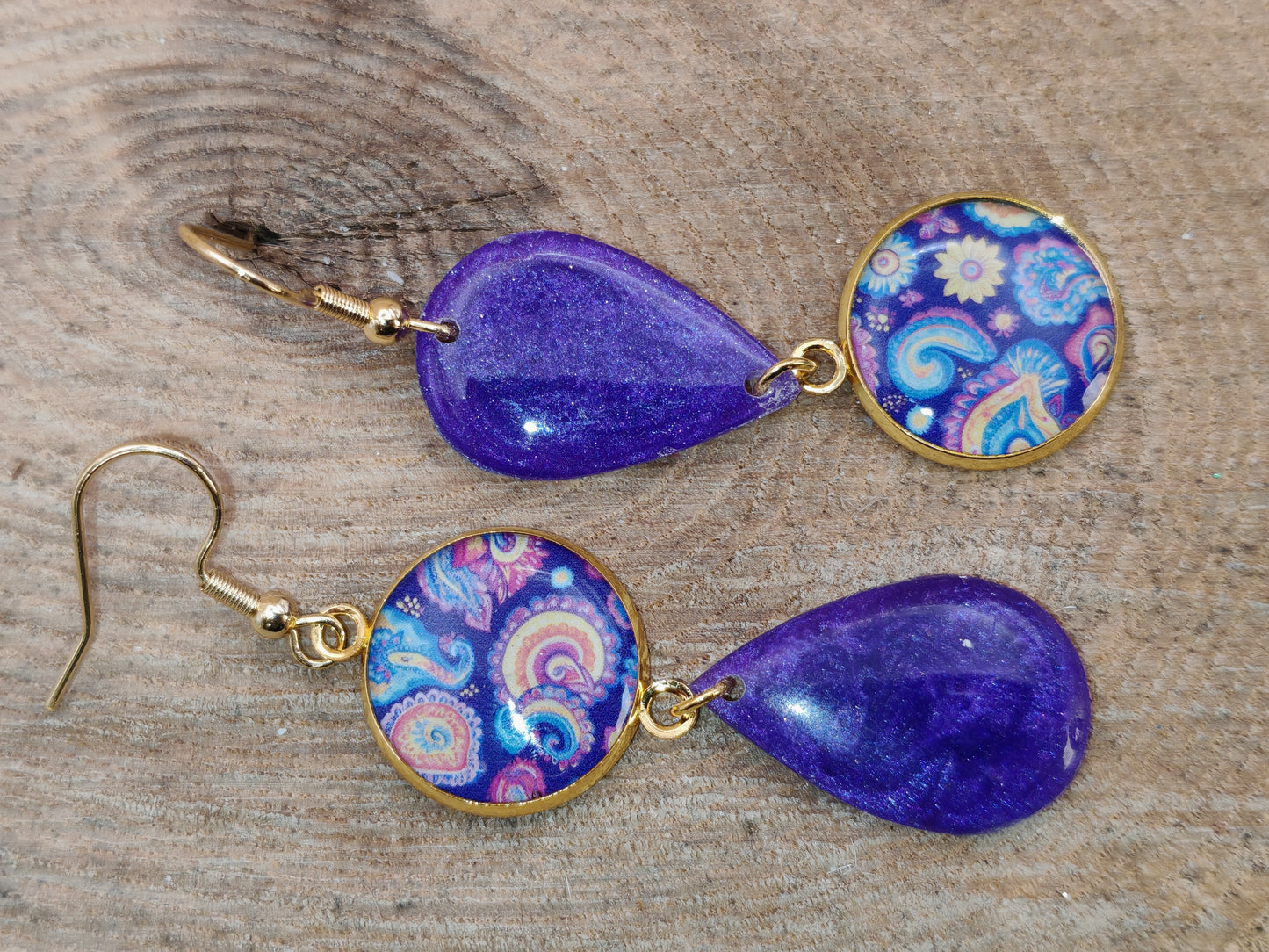 Boucles d’oreilles asymétriques – Volutes améthyste