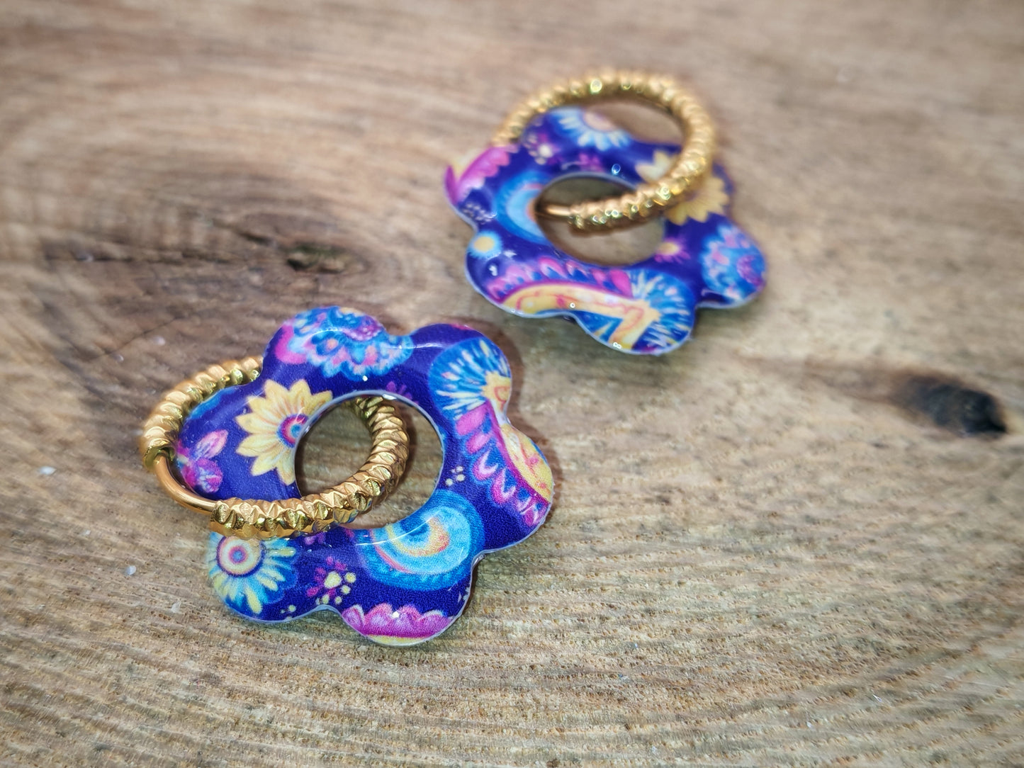 Boucles d’oreilles / Pampilles – Fleur réversible aux éclats bohèmes