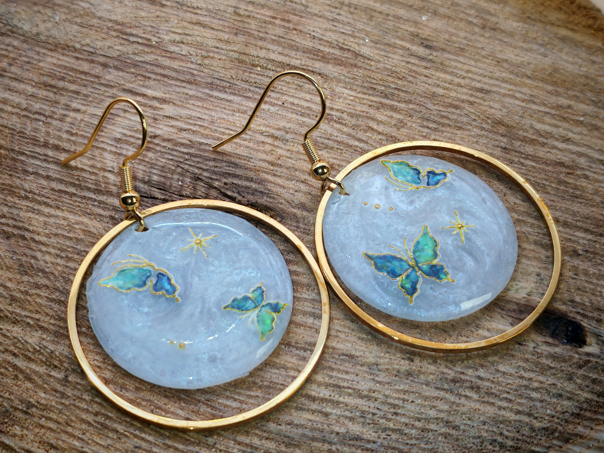 Boucles d’oreilles – Papillons sur brume nacrée