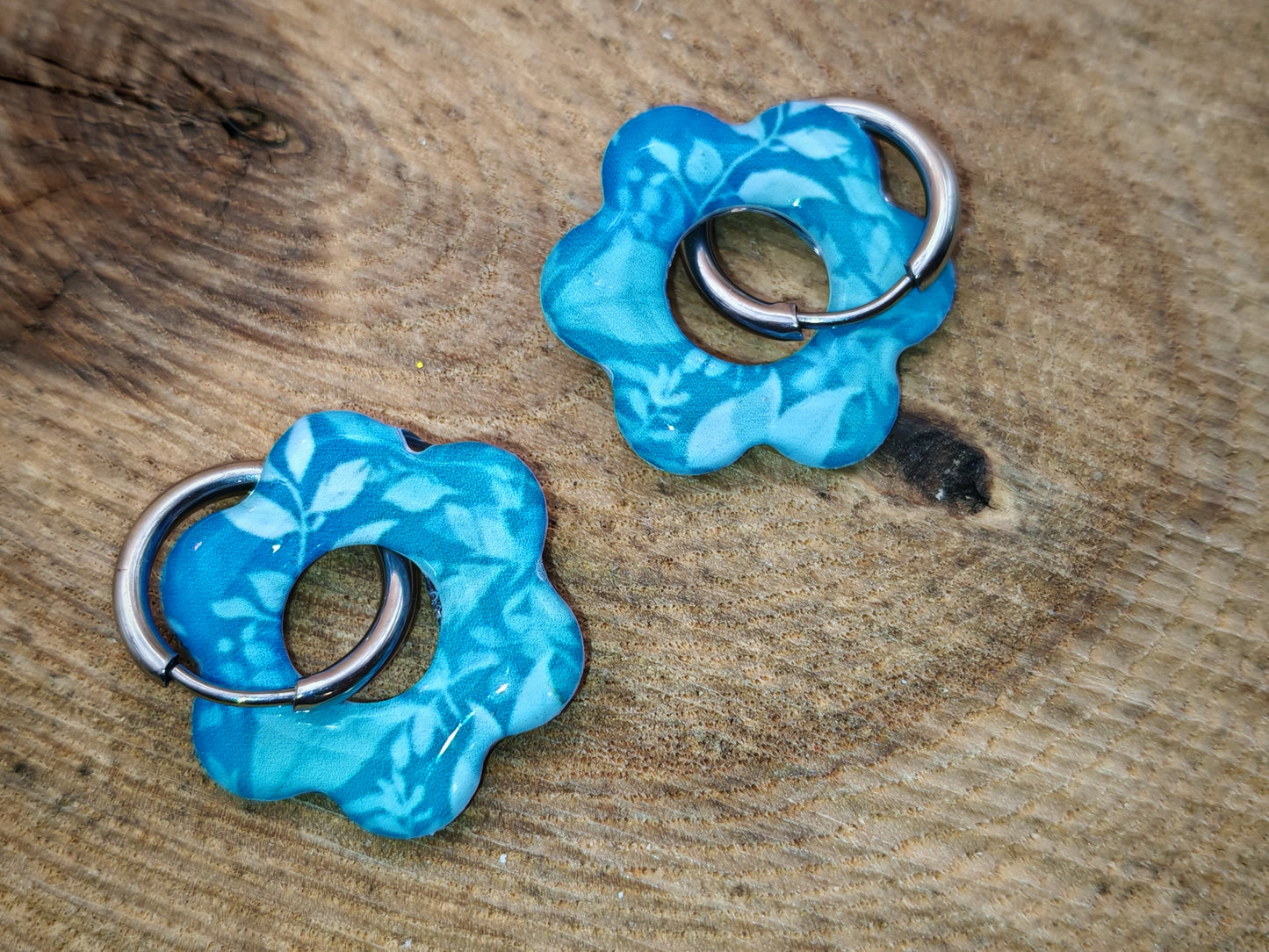 Boucles d’oreilles / Pampilles – Fleur bleu lagon