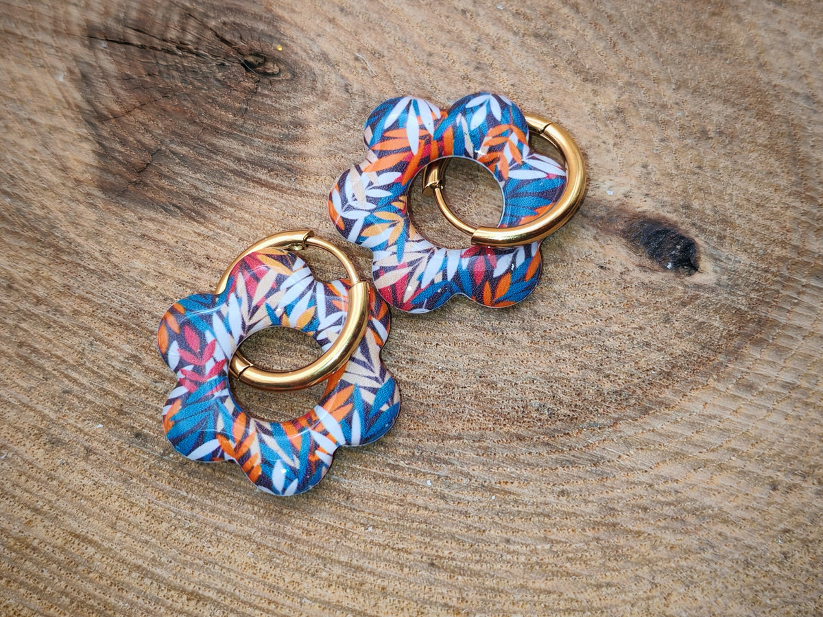 Boucles d’oreilles / Pampilles – Fleur végétale aux éclats multicolores