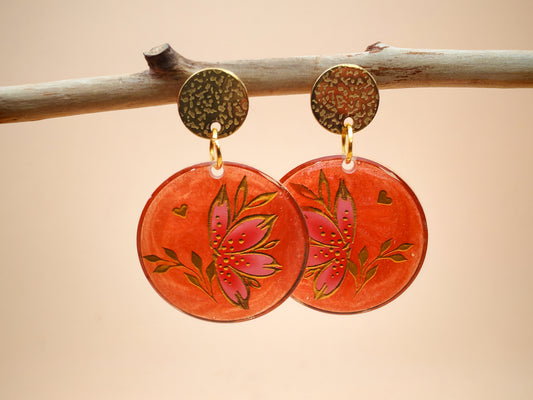 Boucles d’oreilles – Fleur rubis aux éclats dorés