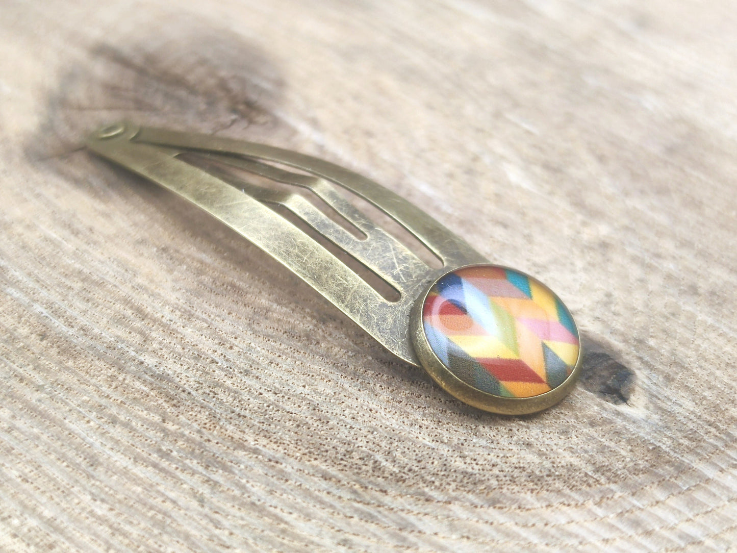 Barrette, cabochon de 12 mm de diamètre en résine sur imprimé, fait main