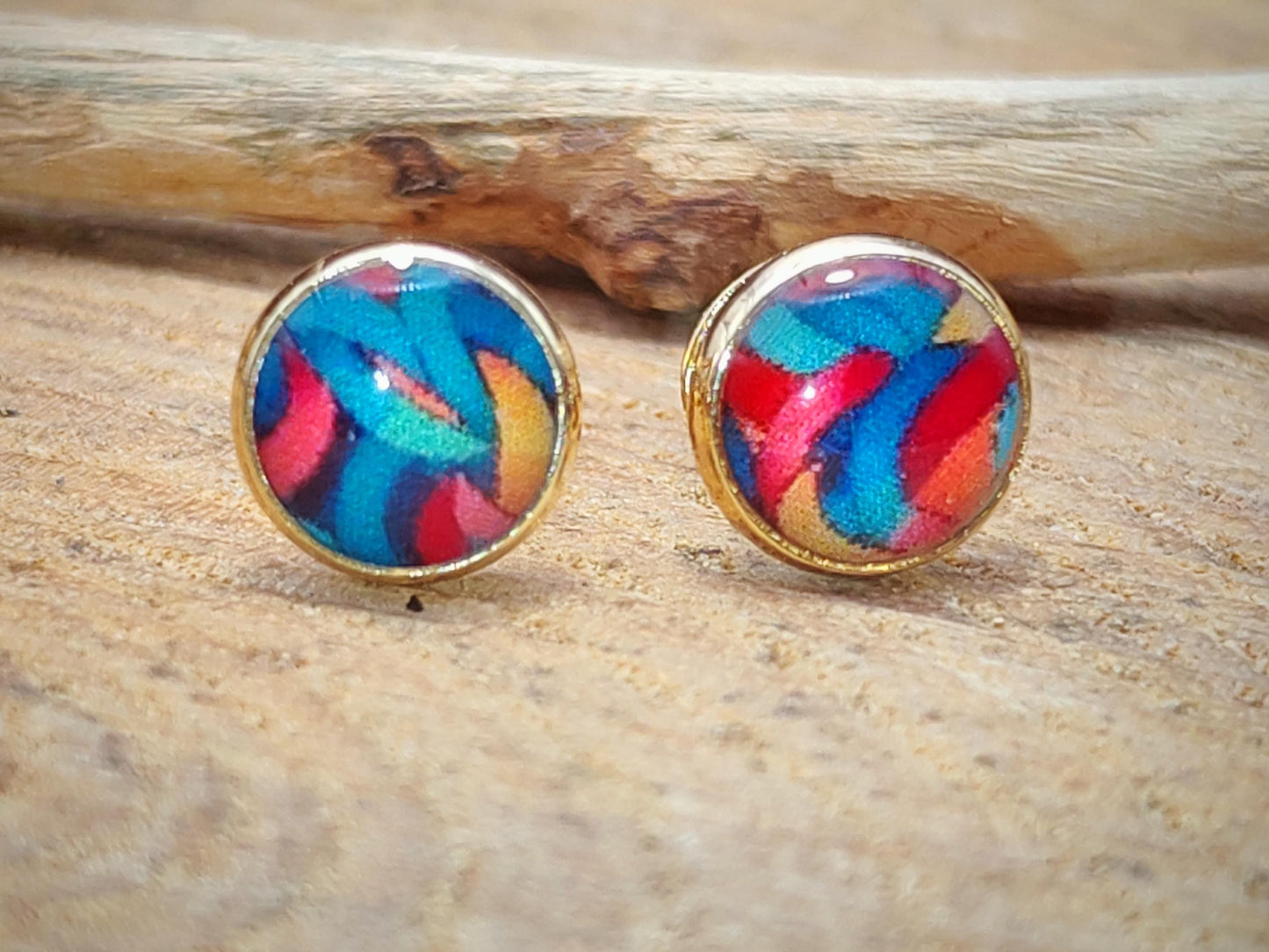 Clous d'oreille, acier inoxydable, cabochon de 6mm de diamètre en résine sur imprimé, motif asymétrique, fait main