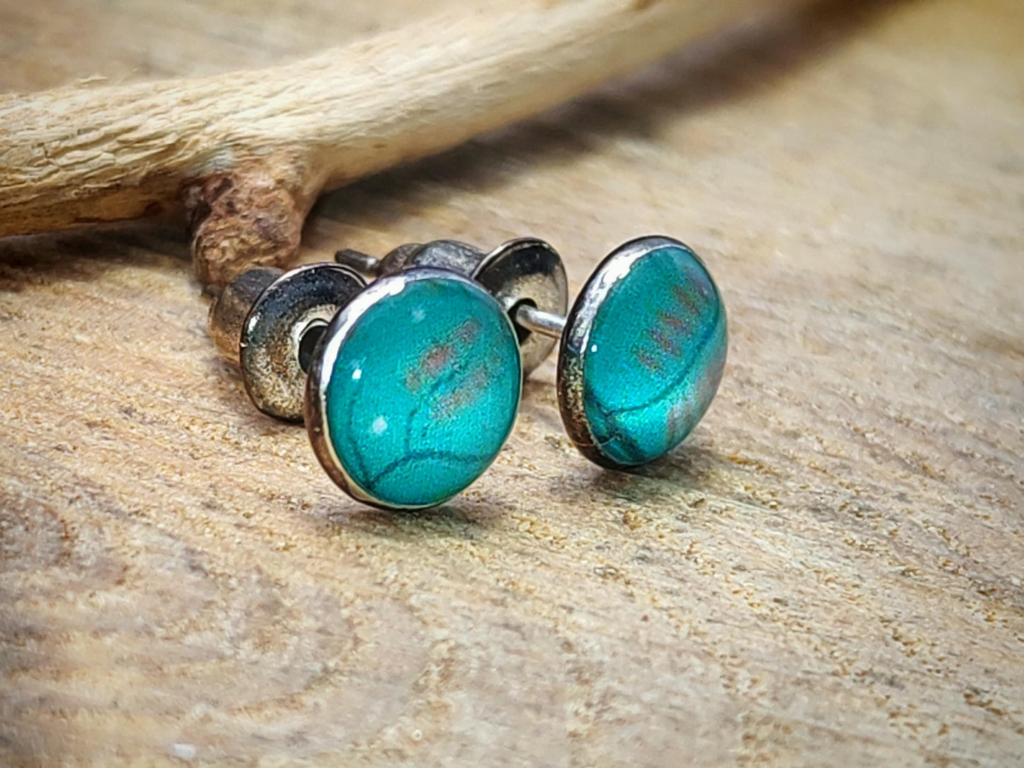 Clous d'oreille, cabochon de 6mm de diamètre en résine sur imprimé, fait main