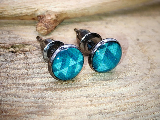 Clous d'oreille, acier inoxydable, cabochon de 6mm de diamètre en résine sur imprimé, motif asymétrique, fait main