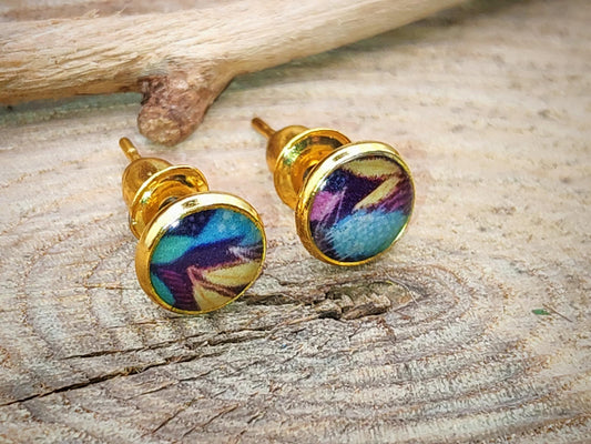 Clous d'oreille, acier inoxydable, cabochon de 6mm de diamètre en résine sur imprimé, motif asymétrique, fait main