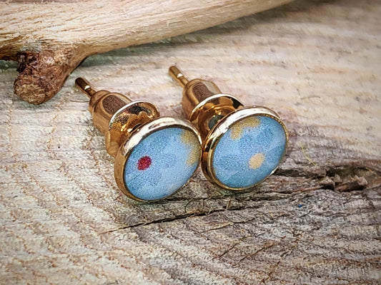 Clous d'oreille, acier inoxydable, cabochon de 6mm de diamètre en résine sur imprimé, fait main