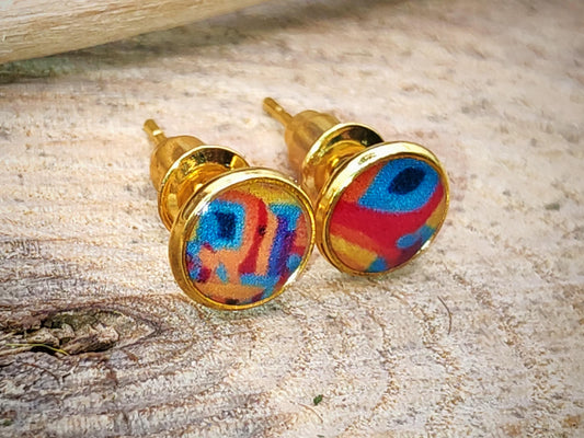 Clous d'oreille, acier inoxydable, cabochon de 6mm de diamètre en résine sur imprimé, motif asymétrique, fait main