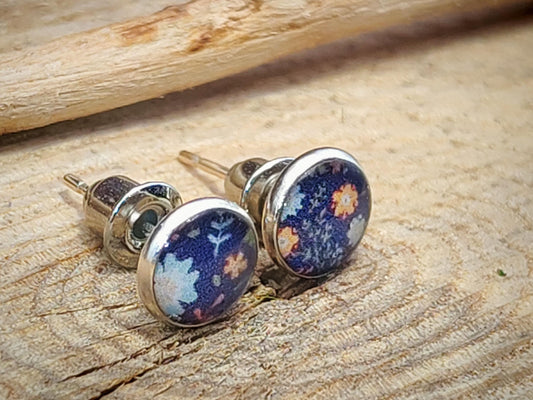 Clous d'oreille, acier inoxydable, cabochon de 6mm de diamètre en résine sur imprimé, fait main