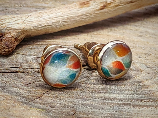 Clous d'oreille, cabochon de 6mm de diamètre en résine sur imprimé, fait main