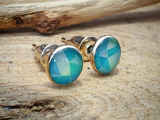 Clous d'oreille, acier inoxydable, cabochon de 6mm de diamètre en résine sur imprimé, fait main