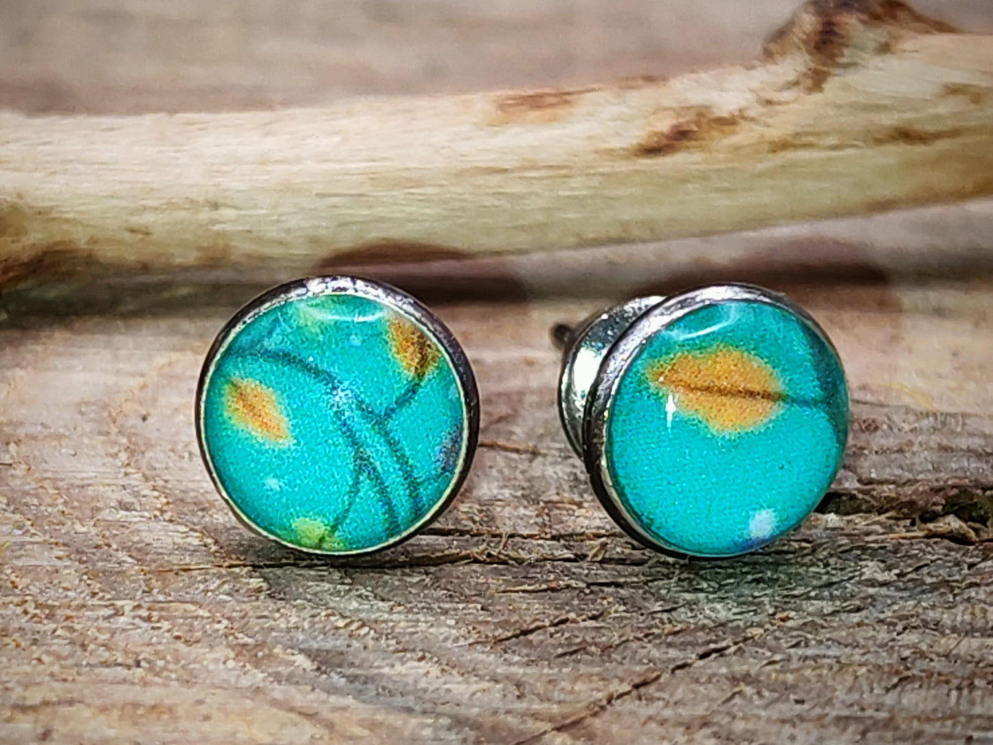 Clous d'oreille, cabochon de 6mm de diamètre en résine sur imprimé, fait main