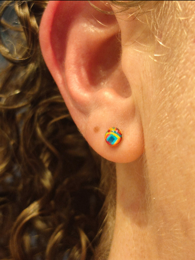 Clous d'oreilles - Éclats célestes sur fond d’Orient