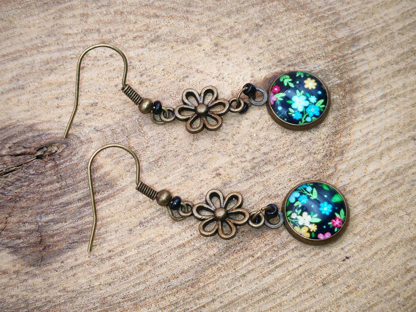 Boucles d’oreilles – Fleurs suspendues à la nuit