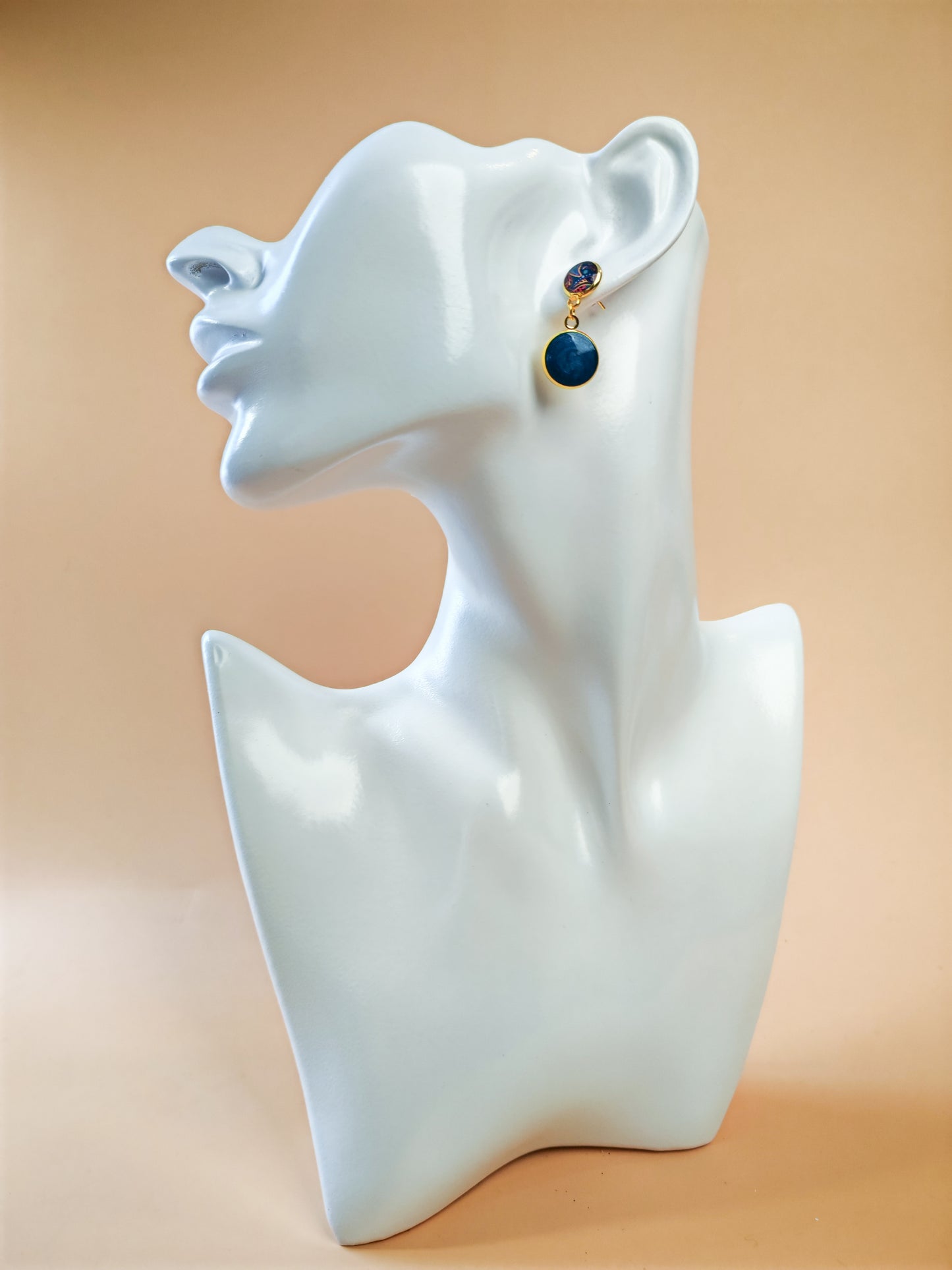 Clous d'oreilles pendants - Éclats d’Orient et perle de lagon