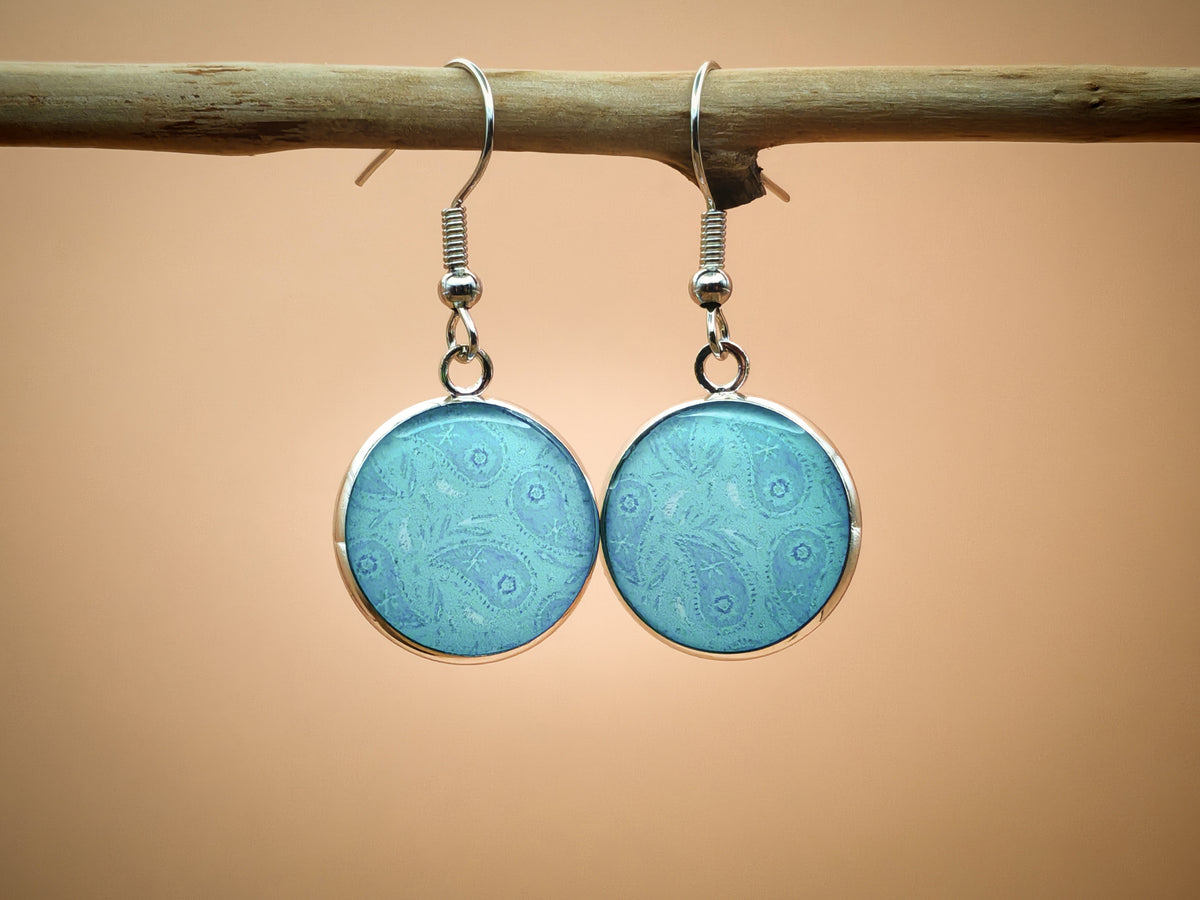 Boucles d’oreilles – Paisley délicat sur lagon turquoise