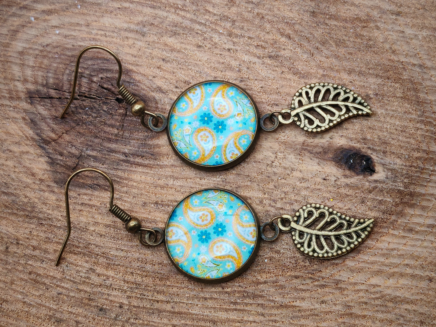 Boucles d’oreilles – Jardin paisley et feuille bronze