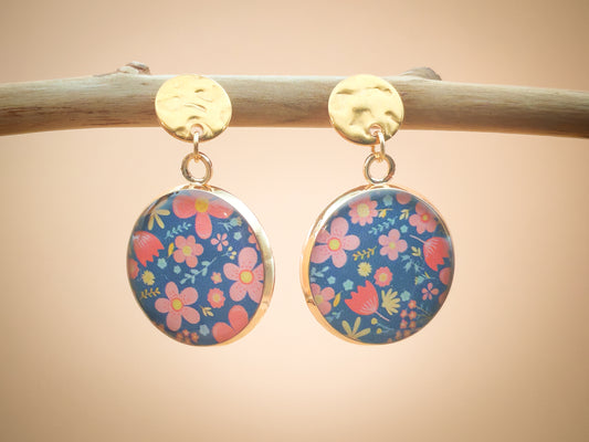 Boucles d’oreilles – Jardin de pétales sur ciel indigo
