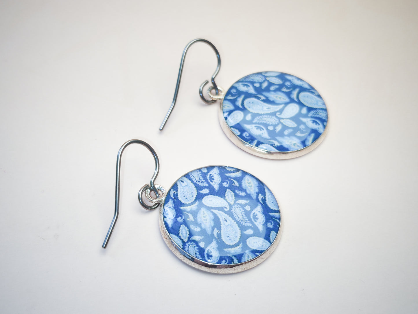 Option – Paire de crochets en titane pour oreilles sensibles