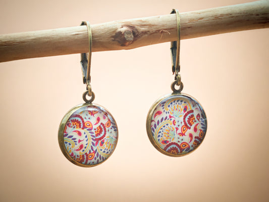 Boucles d’oreilles dormeuses – Jardin pastel aux mille volutes