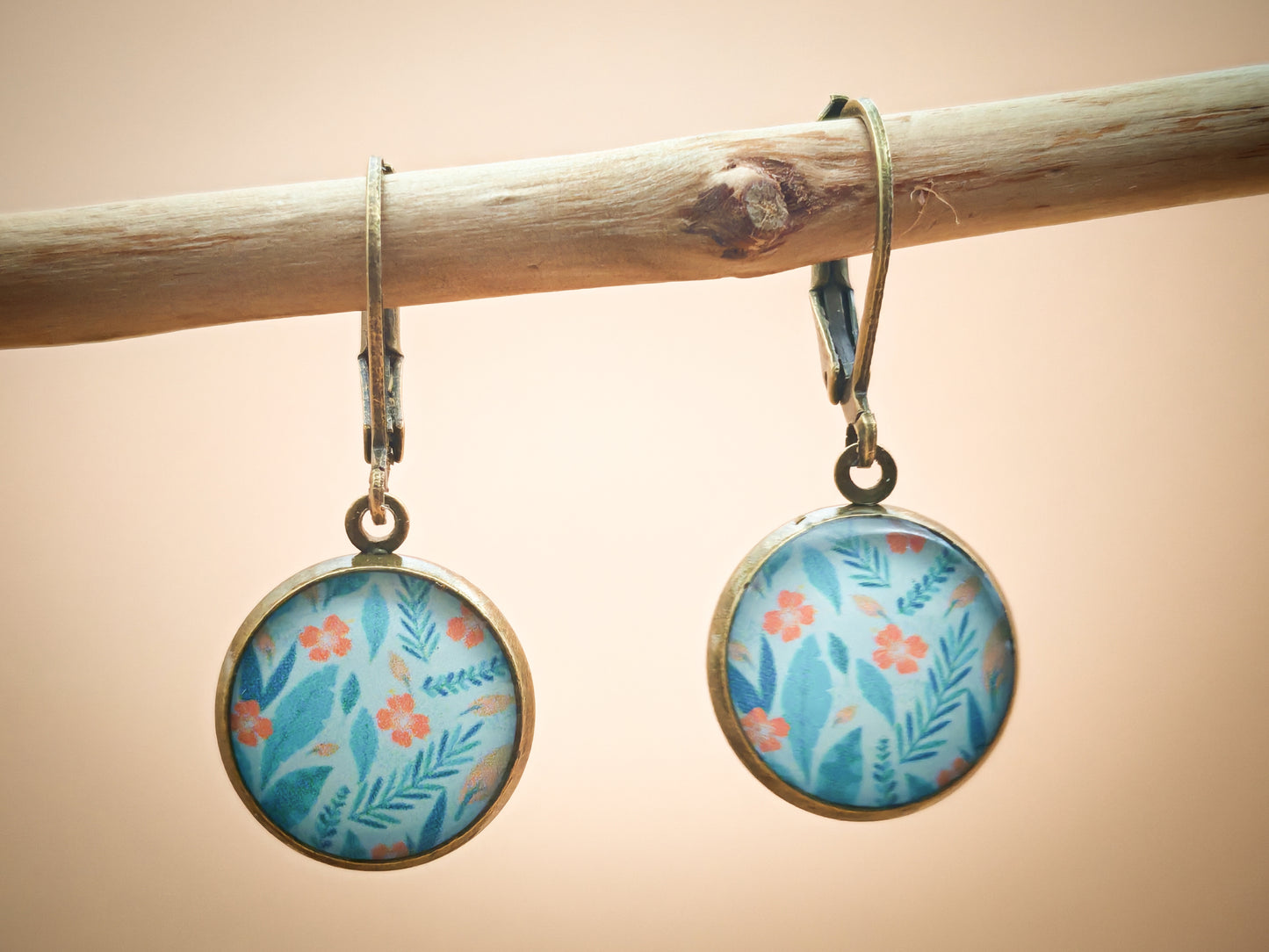 Boucles d’oreilles dormeuses – Matin calme aux fleurs de corail