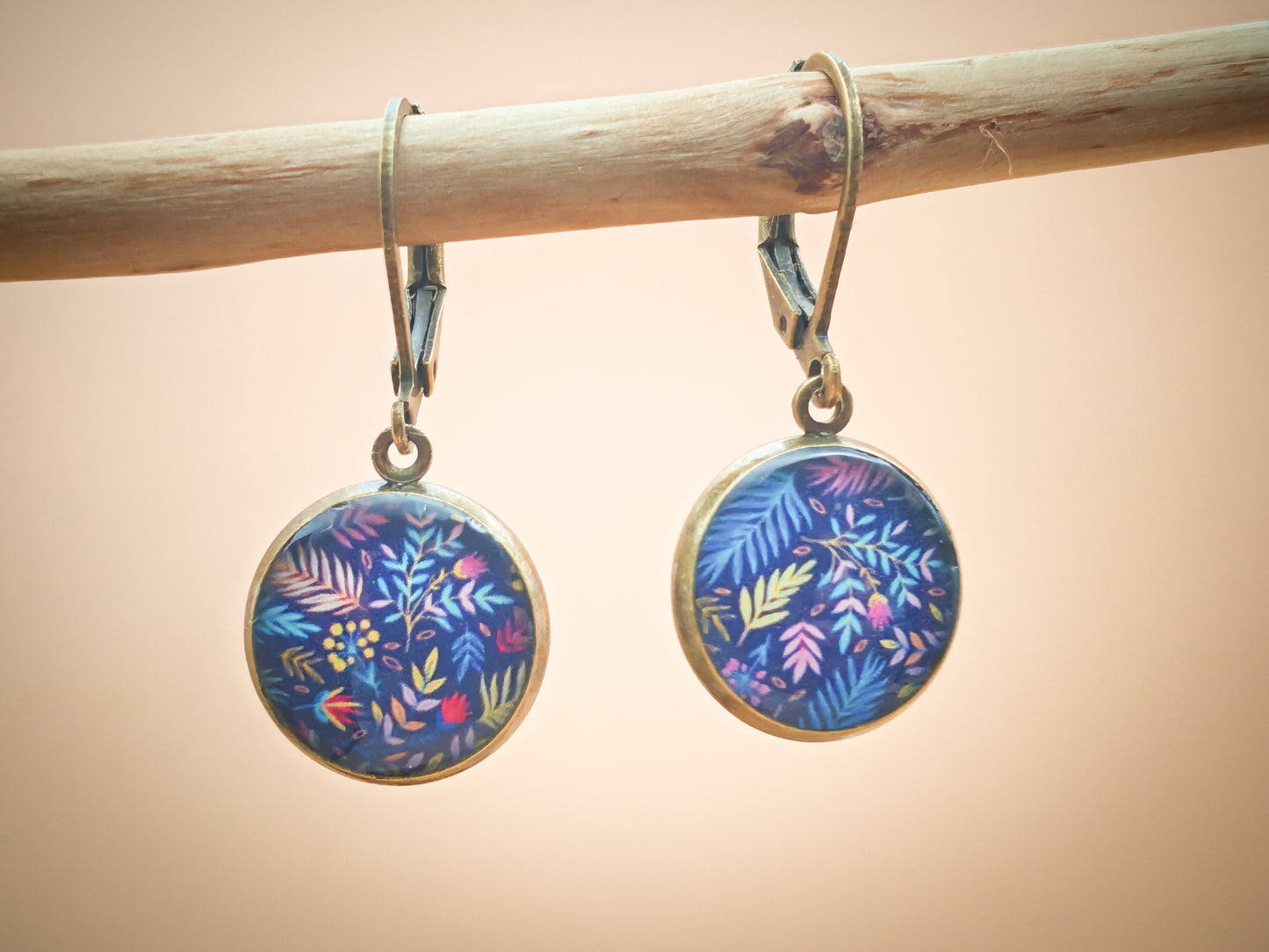 Boucles d’oreilles dormeuses – Jardin étoilé aux feuilles d’encre