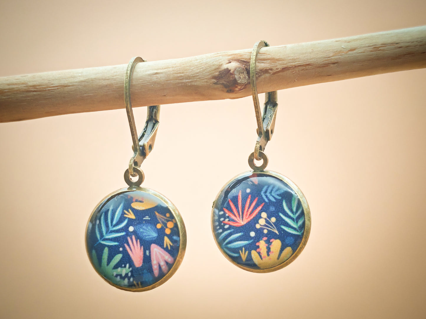 Boucles d’oreilles dormeuses – Herbes folles sous la lune